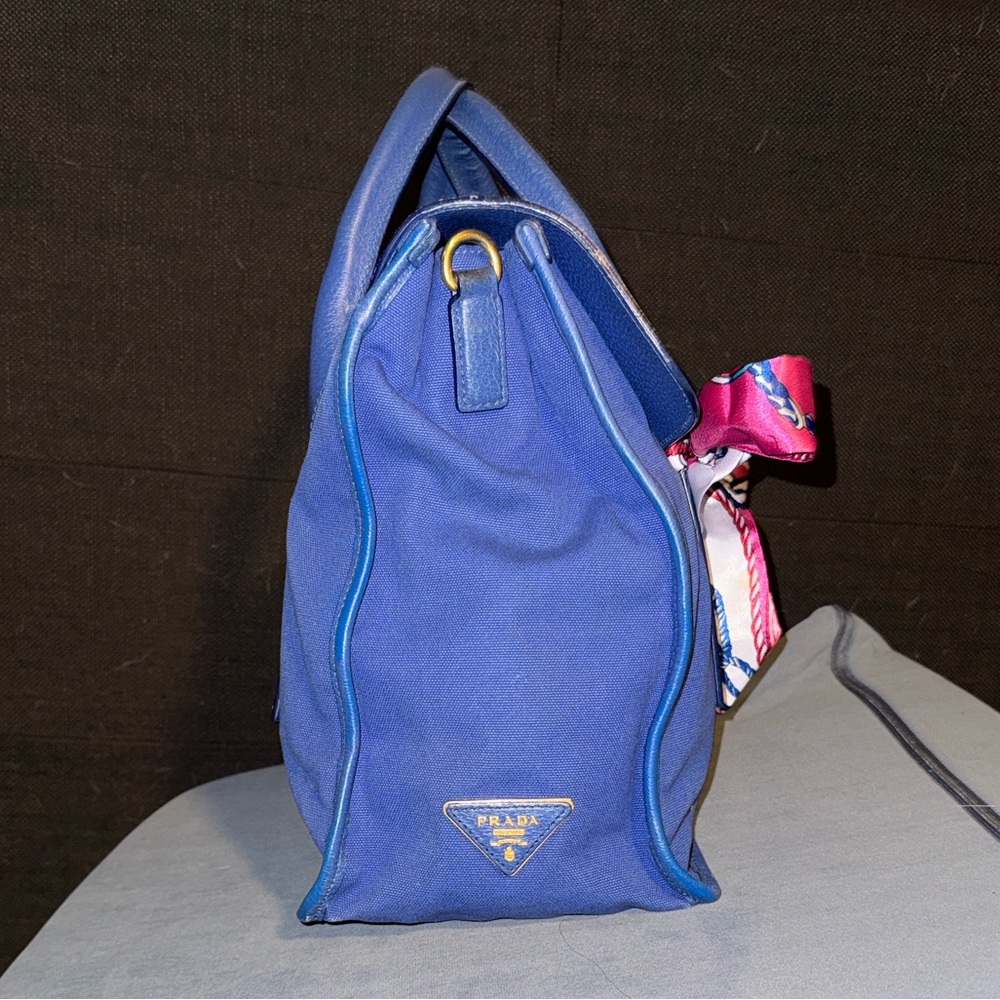 💙 Prada 💙 - Picture 10 of 16